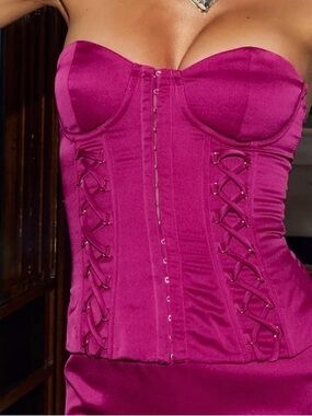 Women’s Strapless Corset Bustier Top in Fuchsia